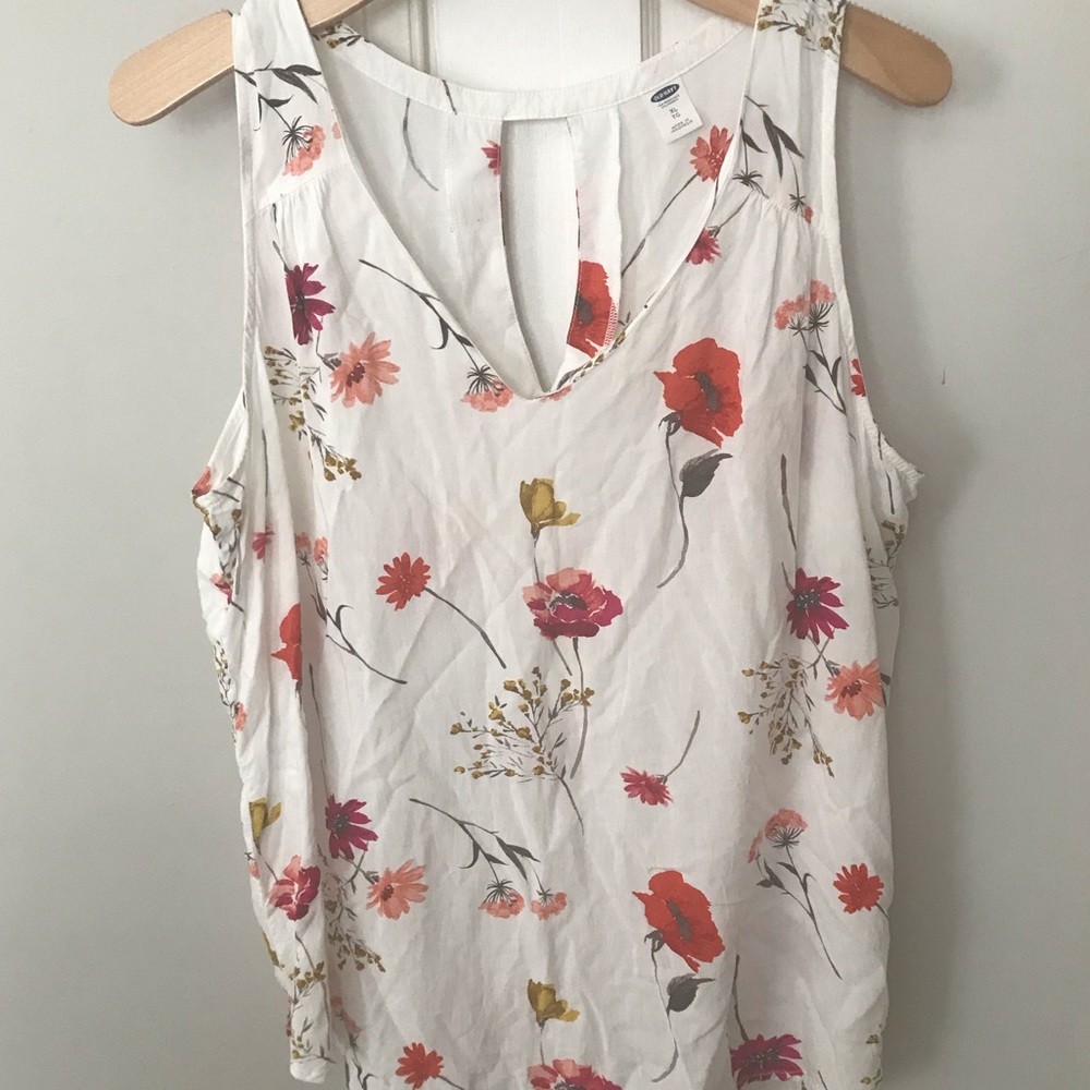 White simple floral tank top blouse